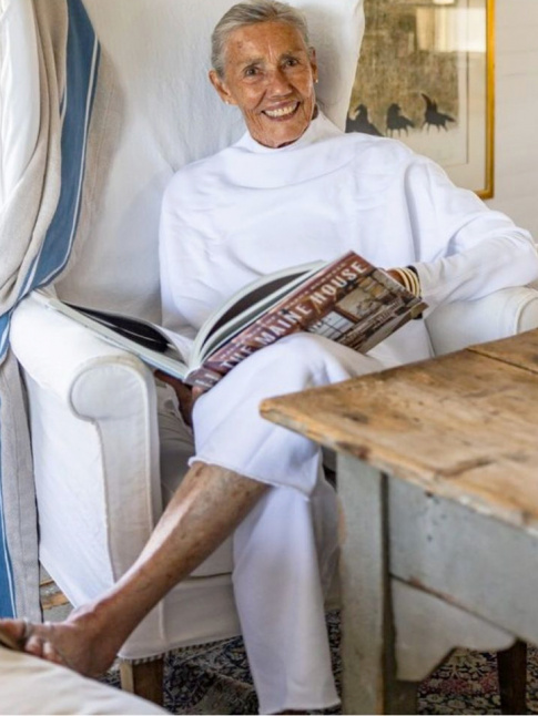 Rien de tel qu'un total look blanc pour mettre le bronzage en valeur !