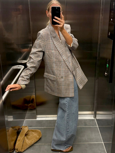 Wanted : un blazer  carreaux  porter avec tous nos jeans larges !