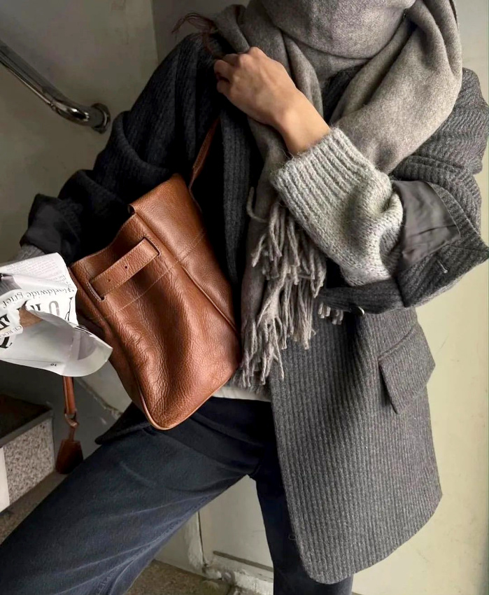 Mêlant confort et désinvolture chaleureuse, ce look a tout bon !