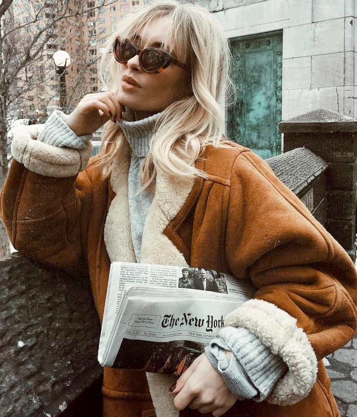 Peau lainée cosy + lunettes de soleil glamour = le bon mix