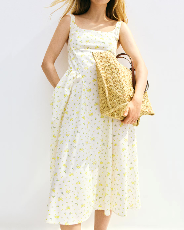 ROBE EN POPELINE AVEC LIENS À NOUER DANS LE DOS