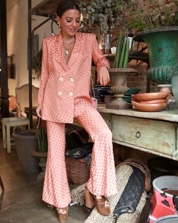 Costume femme rose  pois