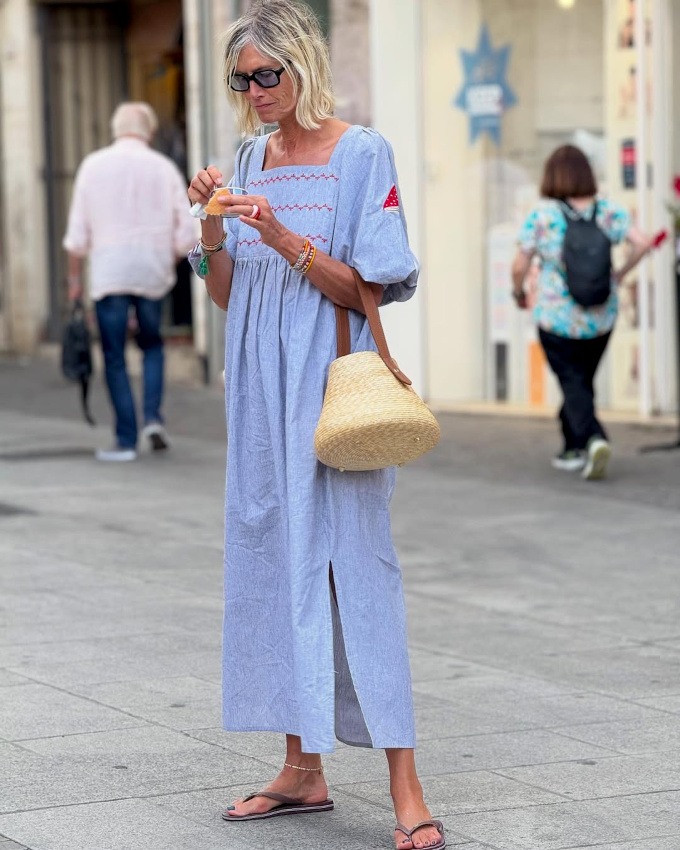 Un délicieux sorbet, une robe estivale, un panier en raphia tressé... what else ?