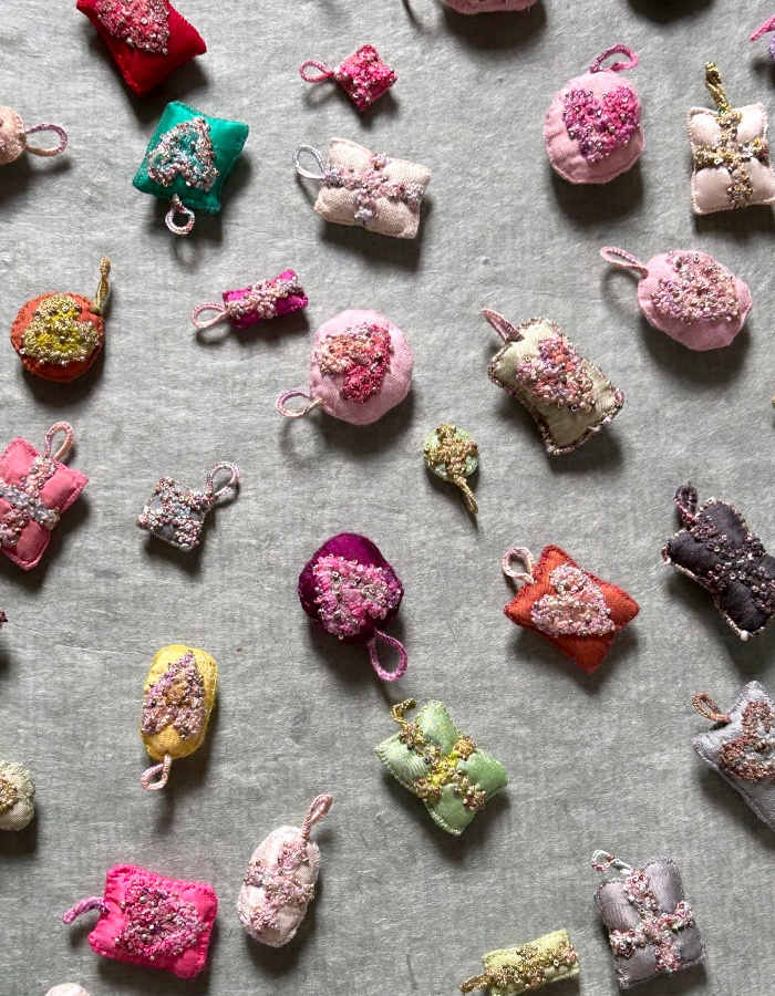 Porte-bonheurs brodés