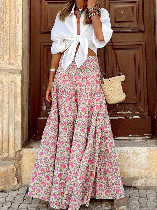 Chemise blanche et jupe fleurie