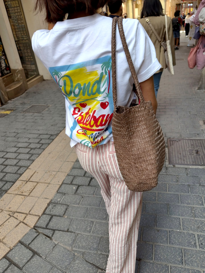 L'été : la saison où le tee-shirt kitsch gagne ses lettres de noblesse !