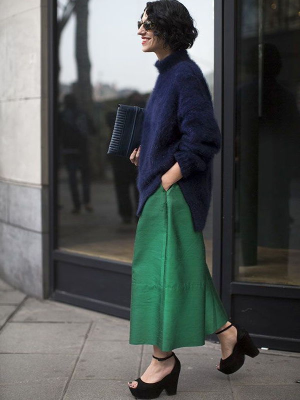 Pull bleu xxl et pantalon vert