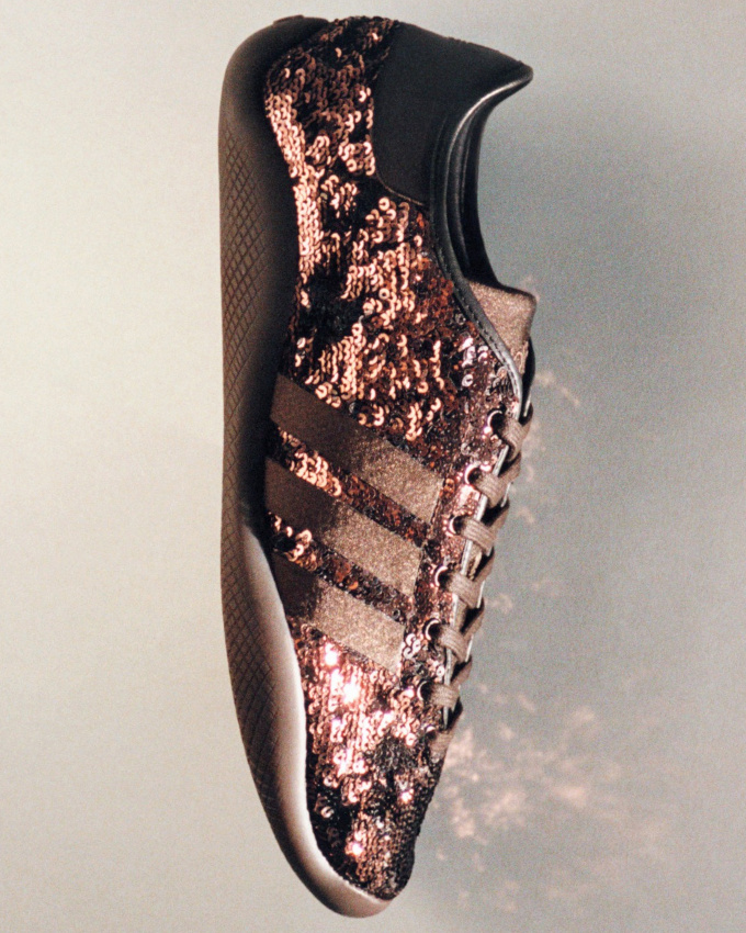 Rien de tel que l'éclat des sequins pour sublimer les teintes marron !