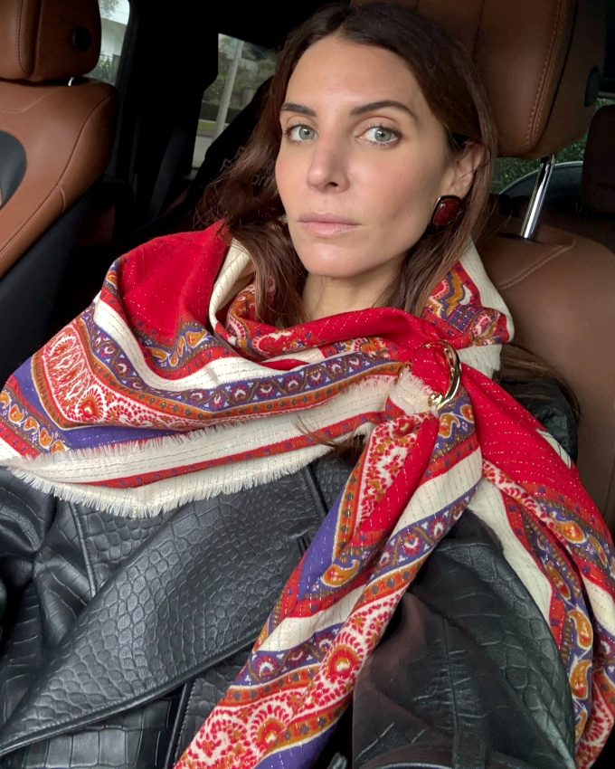 Oui au blouson en cuir traité sur une note joliment désuète !