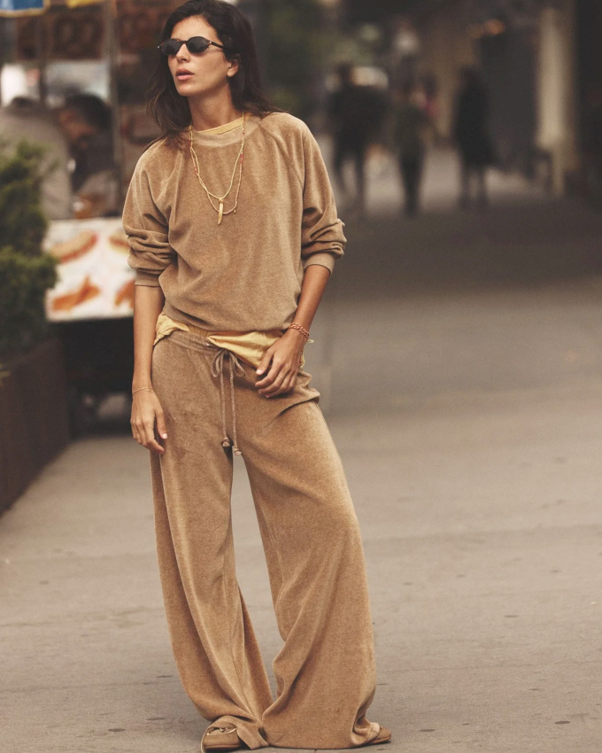 Qui aurait cru qu'un total look jogging puisse être aussi désirable ?