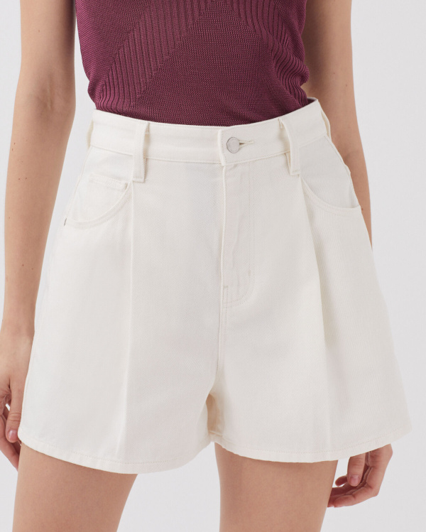 Short � pinces blanc