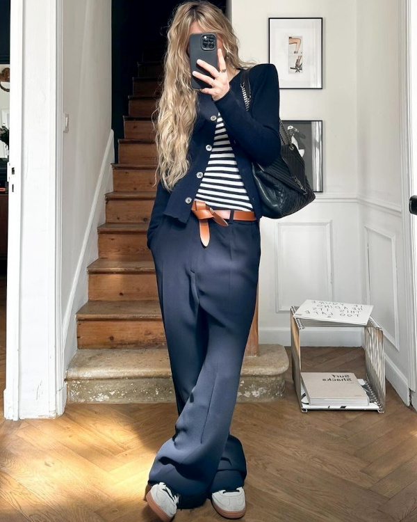 Blazer bleu marine + pantalon large bleu marine