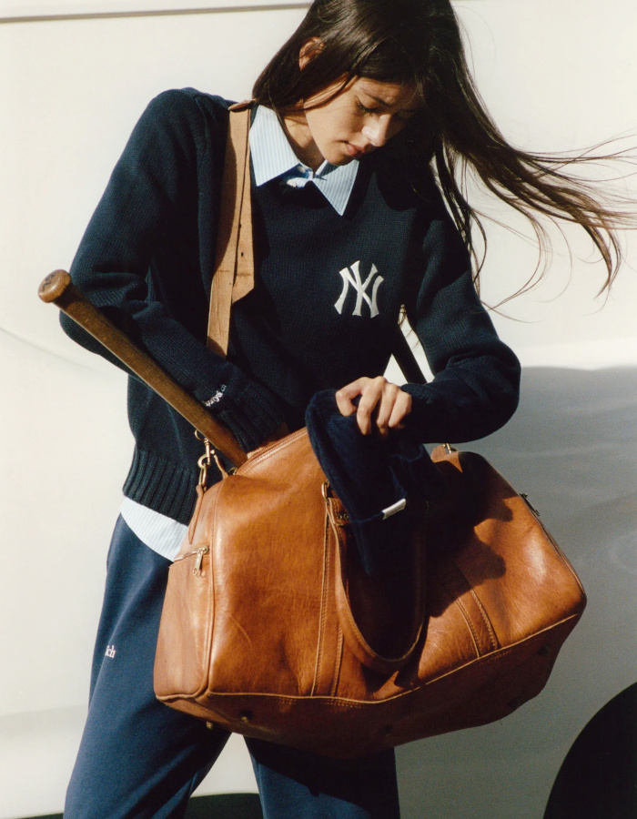 Pull + chemise rayée + jogging