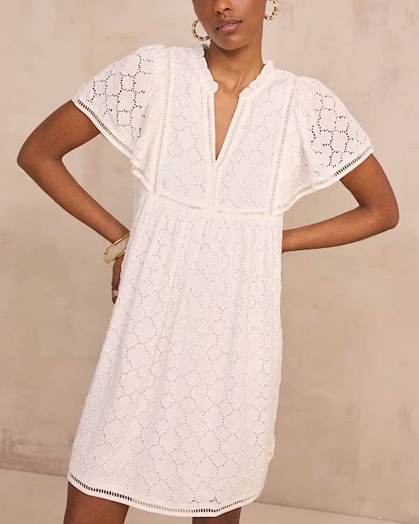 Robe brodée à manches courtes