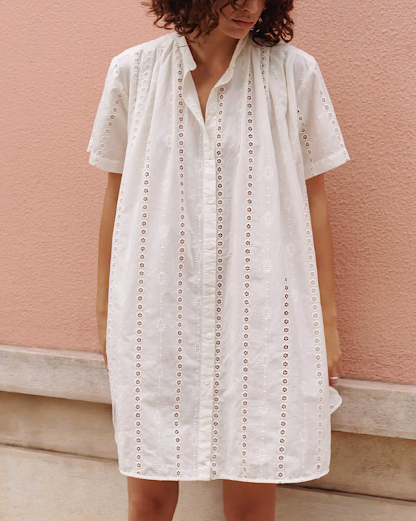 Robe courte brodée en coton